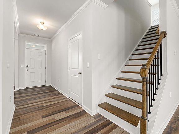 4th image of 200 Carolina Maple Dr
