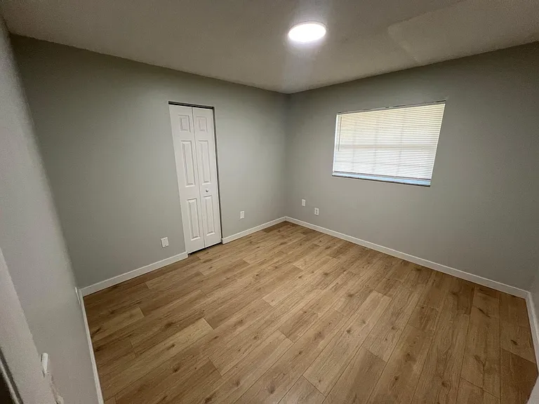 1512 W Winnemissett Ave — Photo 11