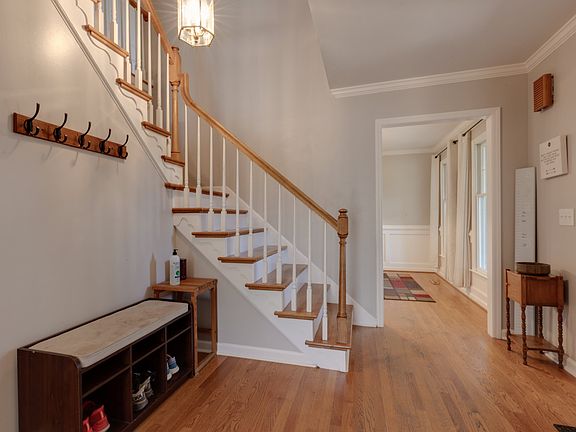 5th image of 3387 Lakewood Dr