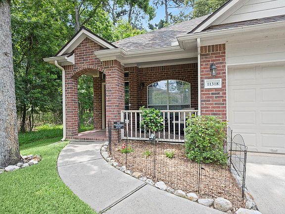 3rd image of 11318 Twain Dr