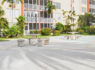 1770 NE 191st St APT 204-1, Miami, FL 33179