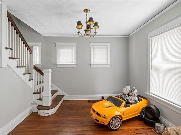 4th image of 38 W Bruce Ave