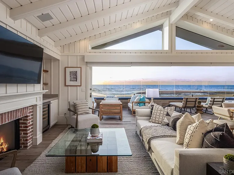 2050 Ocean Front — Photo 10