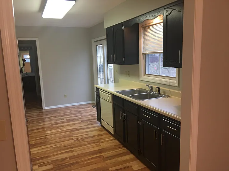 1520 S Highland Ave — Photo 8