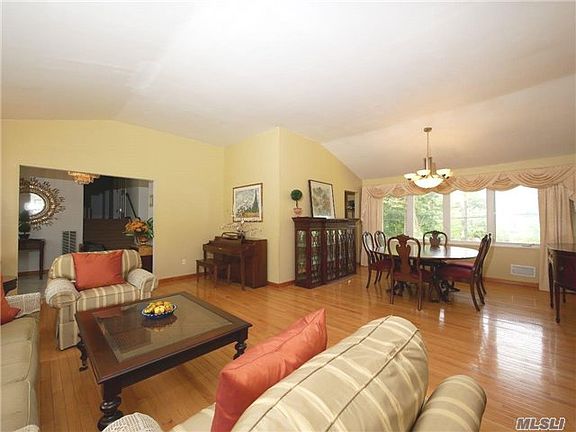 3rd image of 1 Lakeview Dr