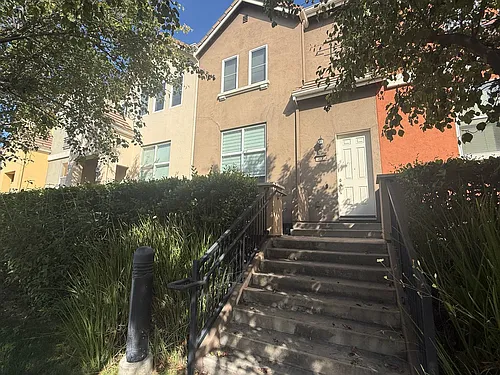 45 Esfahan Dr Photo 1