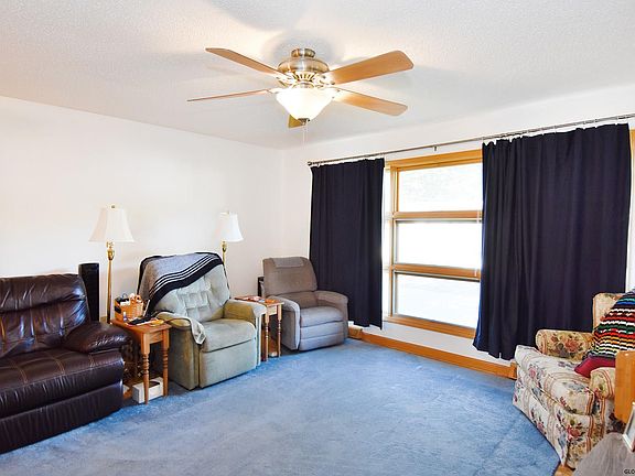 3rd image of 1 Furlong Dr