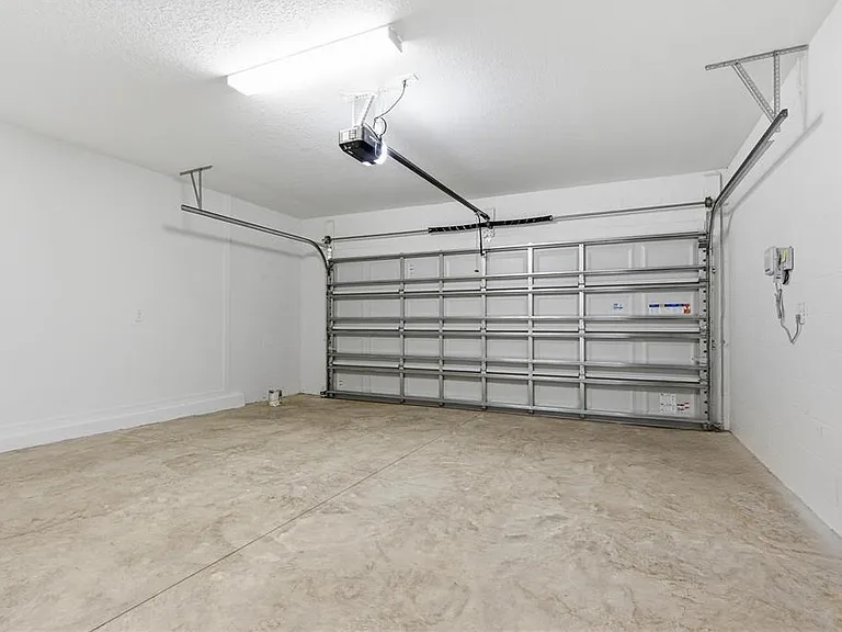 9947 Allendale St — Photo 18