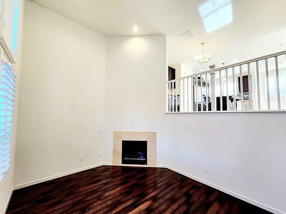 5th image of 207 Pender Ln