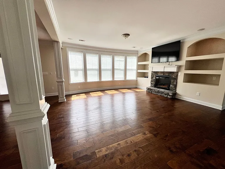 327 Clearwater Ln — Photo 11