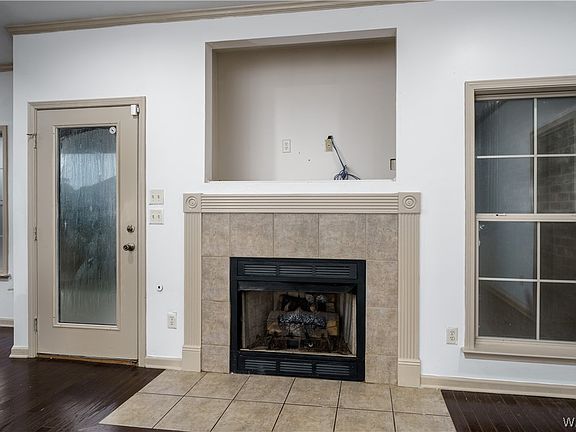 5th image of 550 Shelby Cir