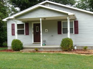 445 Vincennes Ave, Flora, IL 62839
