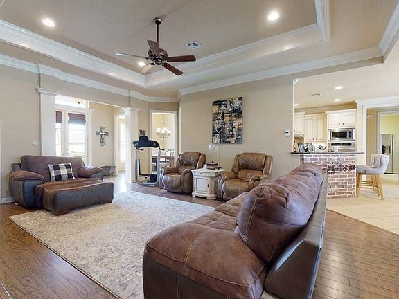 5th image of 7790 Deerchase Dr