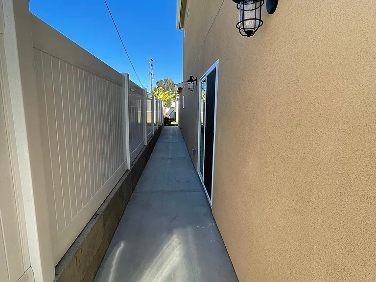 2857 W Carson St — Photo 26
