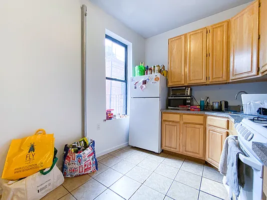 Rented by Compass | media 22