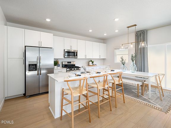 5th image of 2377 N Wildwood Ln