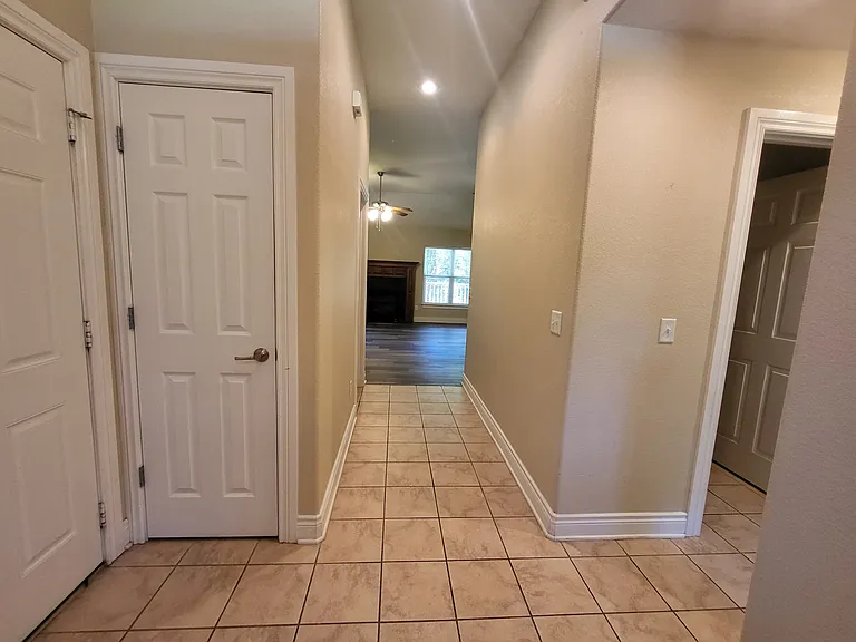 19 Shelly Dr — Photo 3