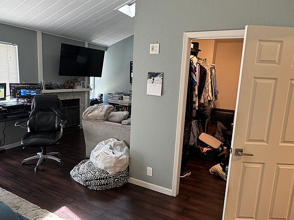 3rd image of 2956 Leotar Cir