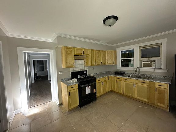 2nd image of 1439 Pillow St