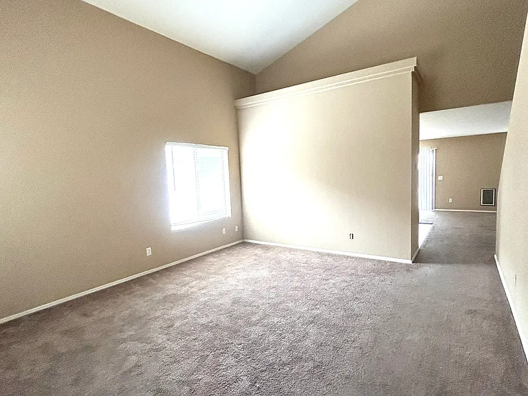 3174 W Carlos Ln — Photo 6