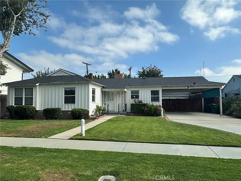 12811 Cumpston St — Photo 2