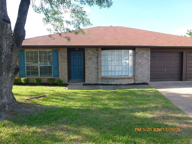 3920 Wendover Dr — Photo 2