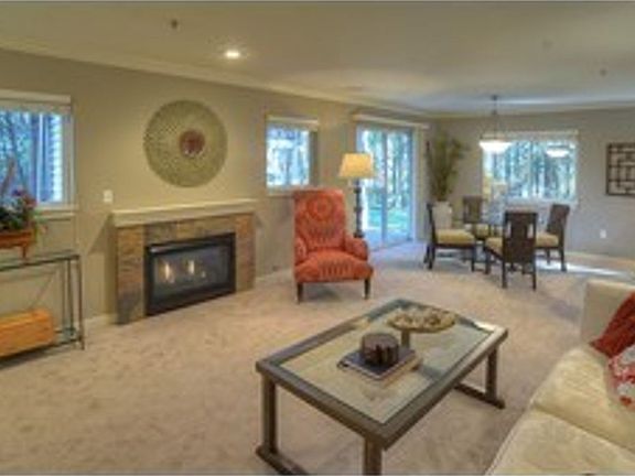 3rd image of 25025 SE Klahanie Blvd APT D101