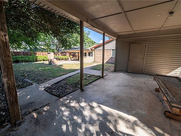 4th image of 102 Villanova Ct