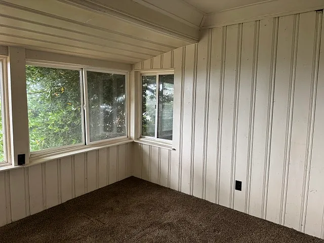 SUNROOM OR PARLOR