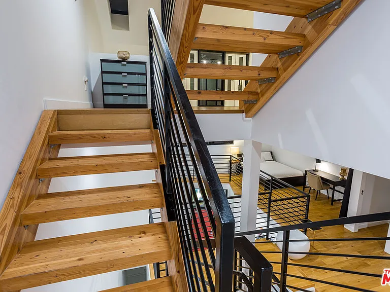 815 Hampton Dr #7 — Photo 10