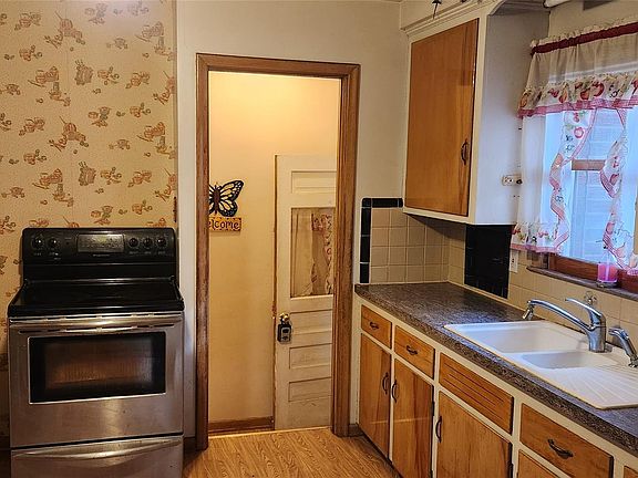 5th image of 23466 Audrey Ave