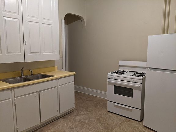 Kitchen with plenty of storage
