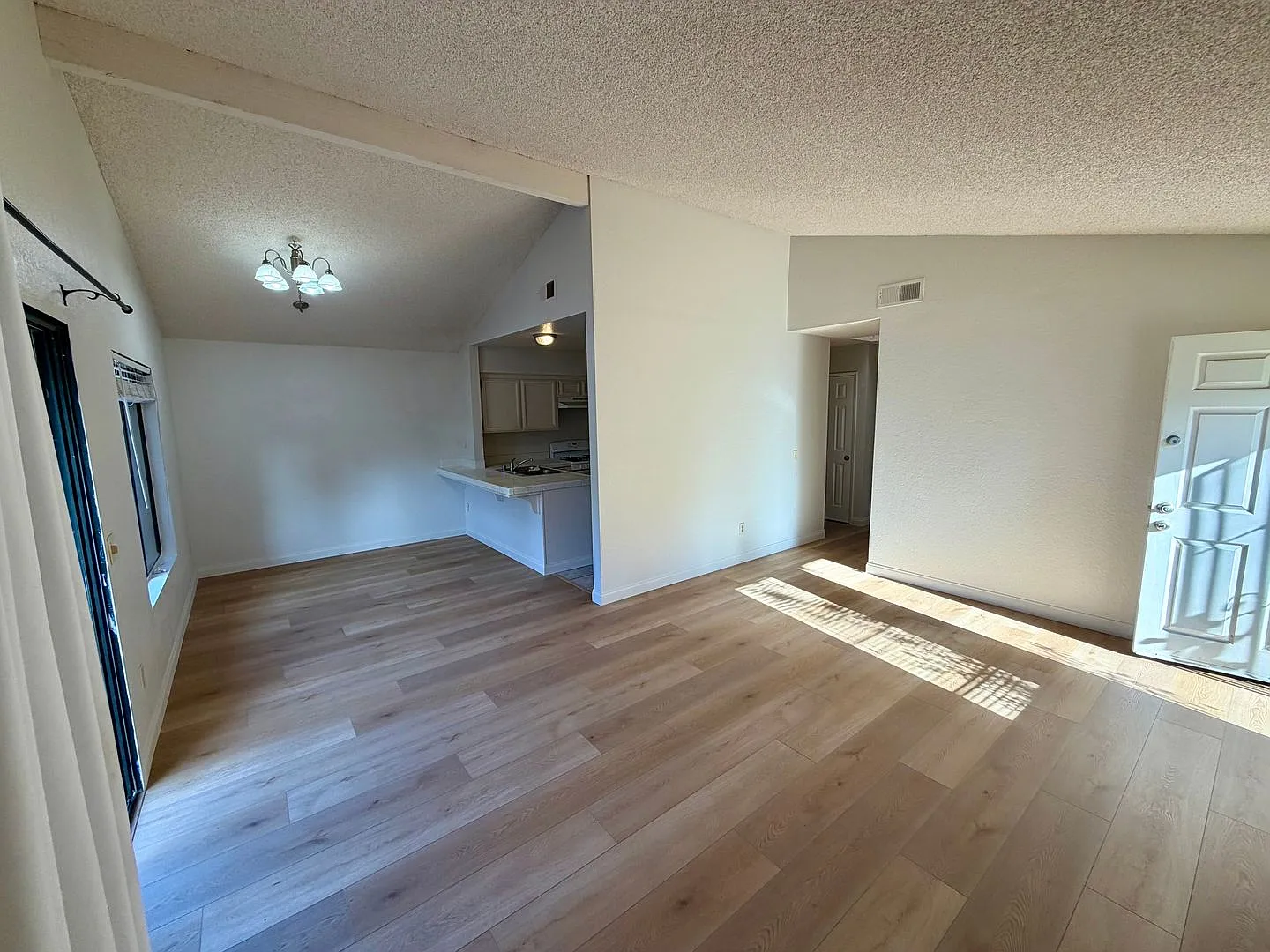 Tanglewood 3 Bedroom, Corner Unit-Single Story — Photo 3