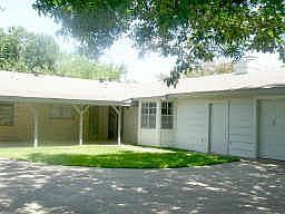2nd image of 2204 Miriam Ln
