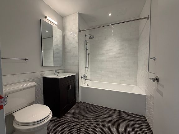 3rd image of 15211 89th Ave APT 701