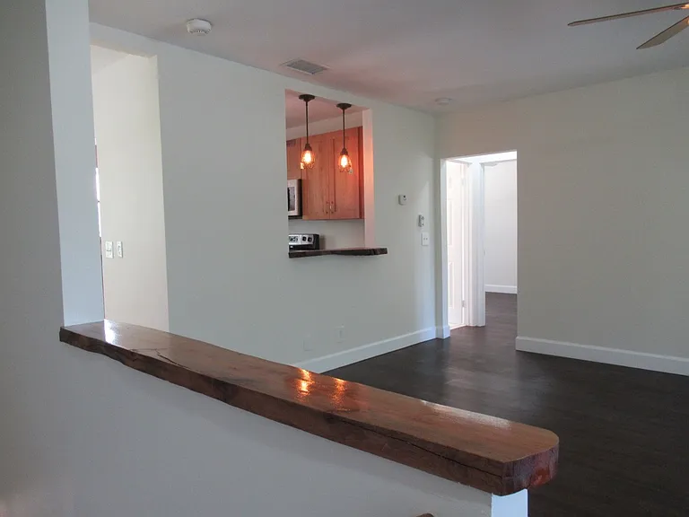 810 Park Pl — Photo 4