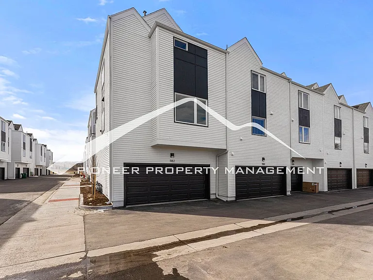1182 S Reed St — Photo 2