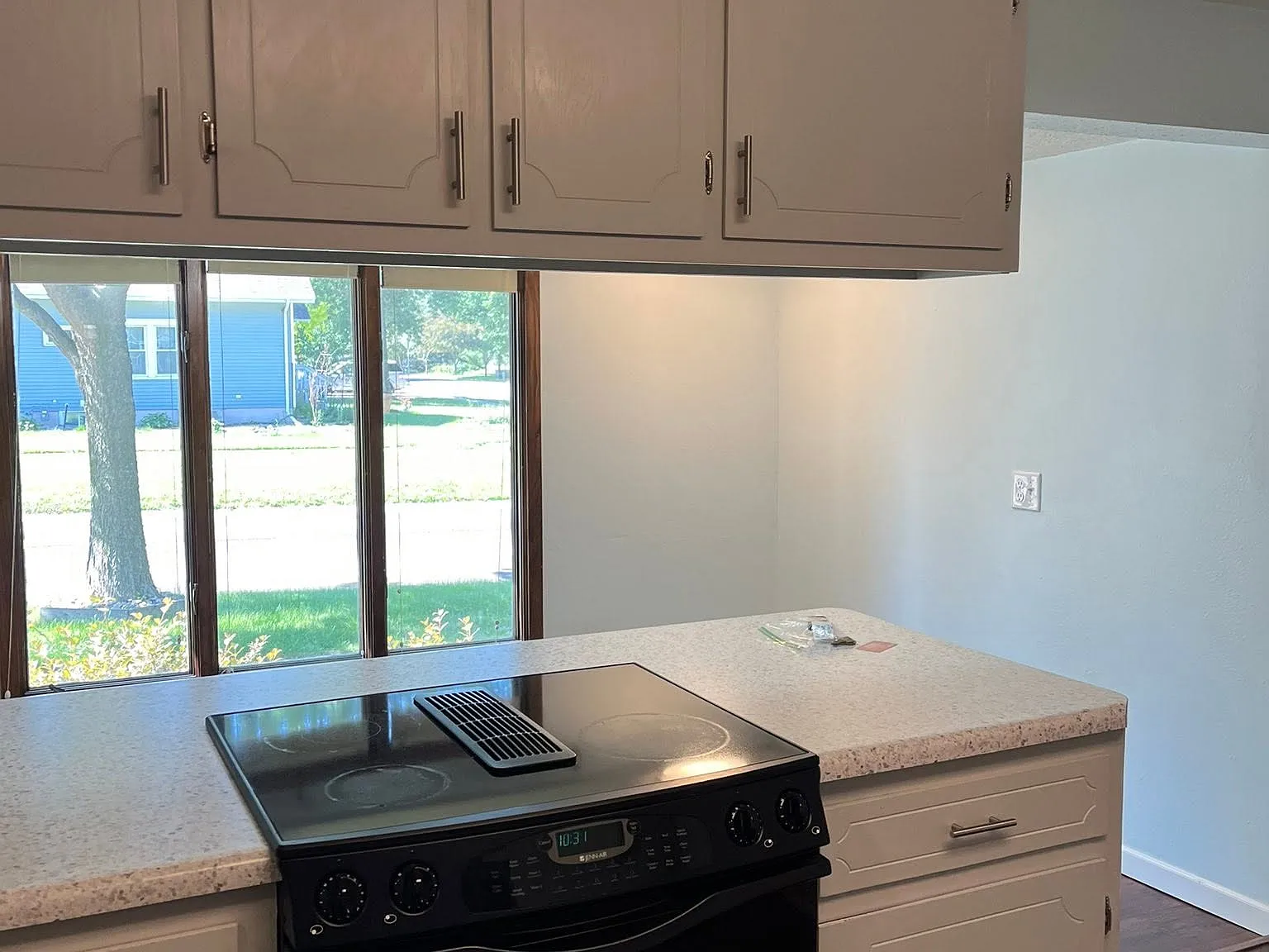 5 bed, 1760 sqft, $2,000 — Photo 3