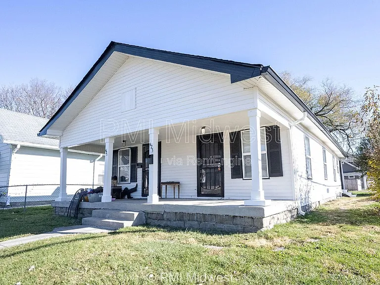 423 Villa Ave — Photo 1