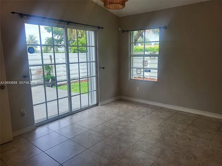 14419 SW 142nd Ct — Photo 5