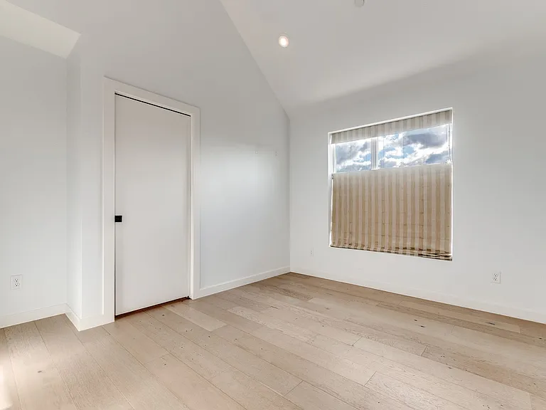1505 N Garrett Ave #105 — Photo 5