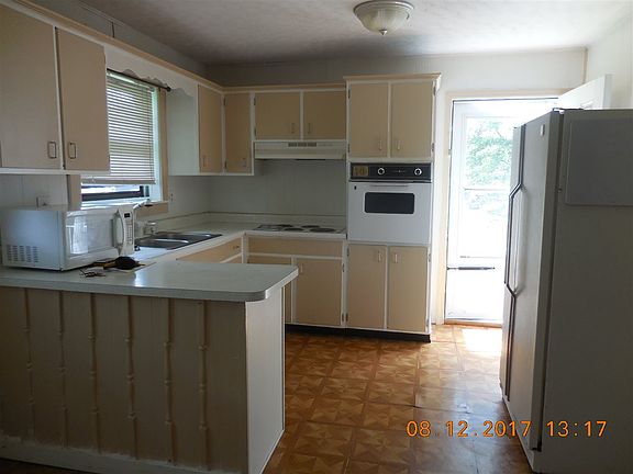 5th image of 216 Circle St S/d Persia Community