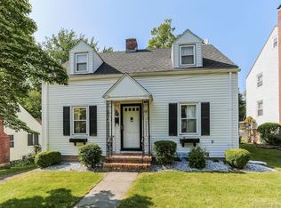 98 Woodmere Rd, West Hartford, CT 06119