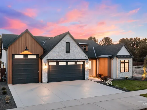 875 N Creekwater, Eagle, ID 83616