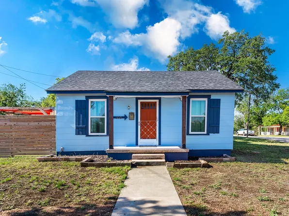 300 E 4th St, Brady, TX 76825