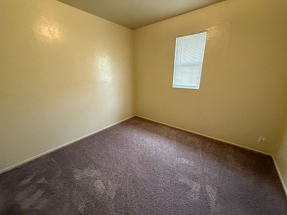 4th image of 1134 Meadow Rd