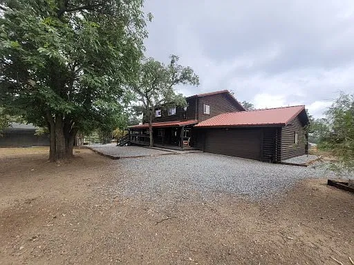 3 bed, 2200 sqft, $4,200 — Photo 2