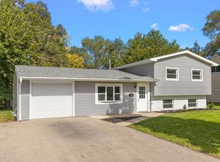 530 E Briarcliff Rd, Bolingbrook, IL 60440