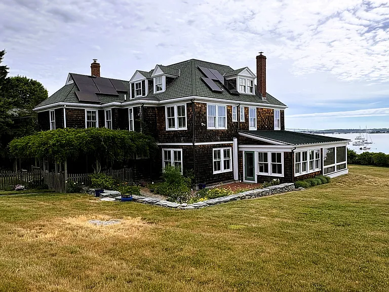 41 Walcott Ave — Photo 3