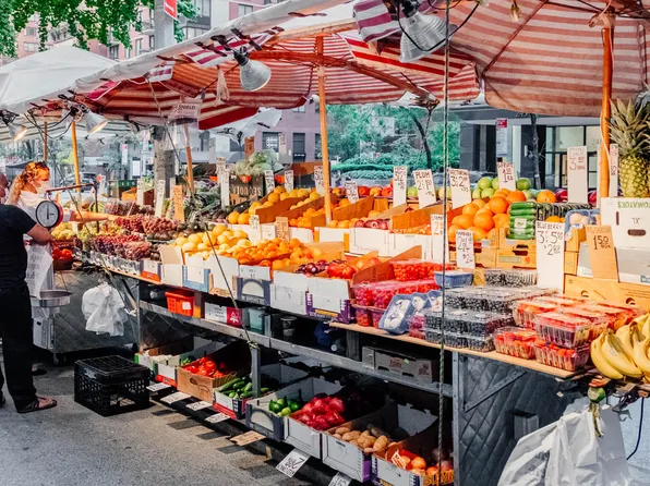 300 E. 39th Street image 39 of 48